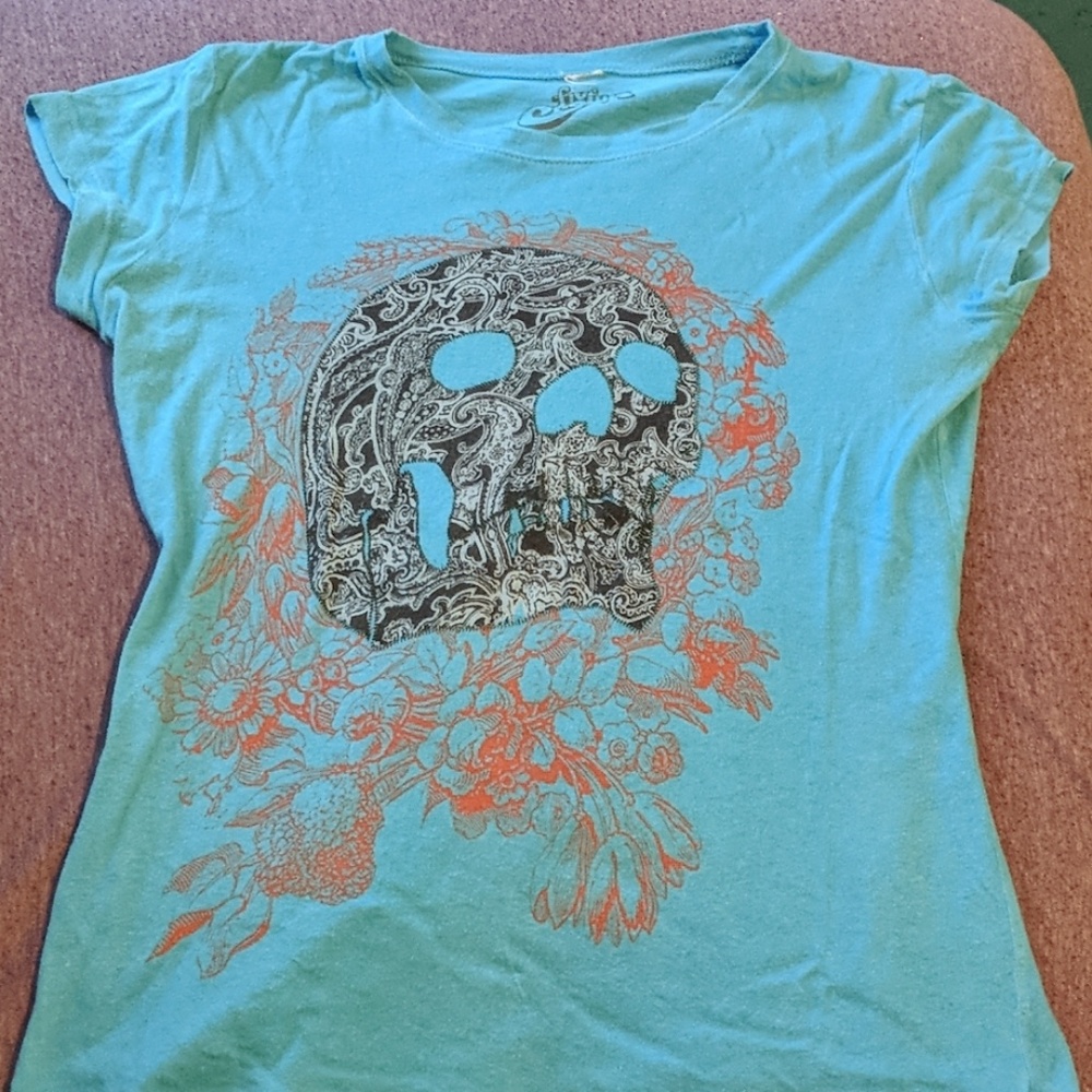 Vintage paisly skull t-shirt